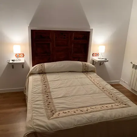 Casa Altemir アパート カンポ